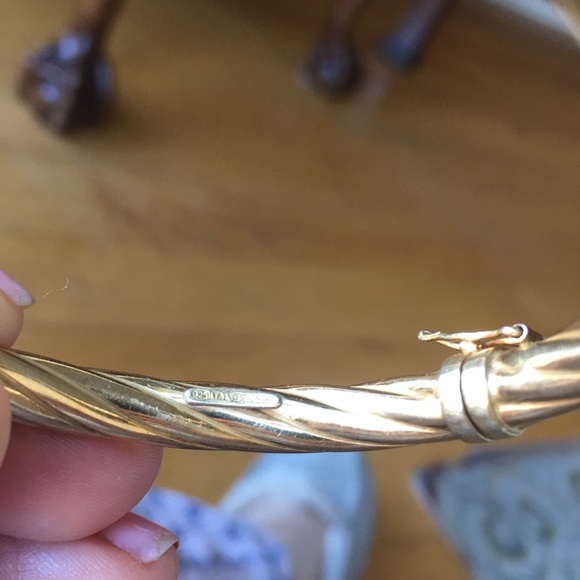 Bangle - Picture 4 of 5